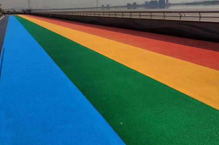 不同道路場(chǎng)景如何選十堰恐龍化工道路標(biāo)線(xiàn)涂料？